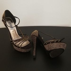 Steve Madden Gold and Black Heels